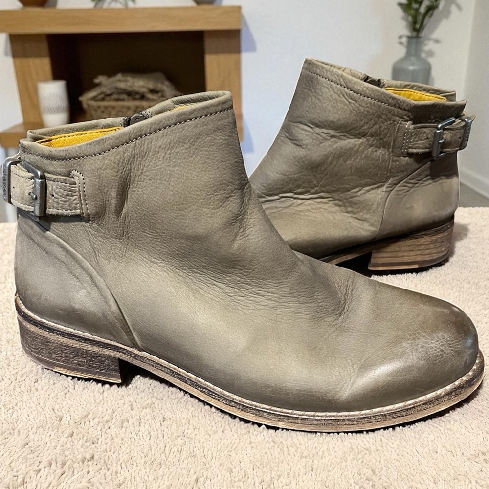 Jafa Portugal Mushroom Grey Leather Booties Buckle Boots Hand Crafted Artisan